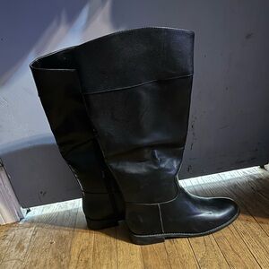 Women’s dress boots
